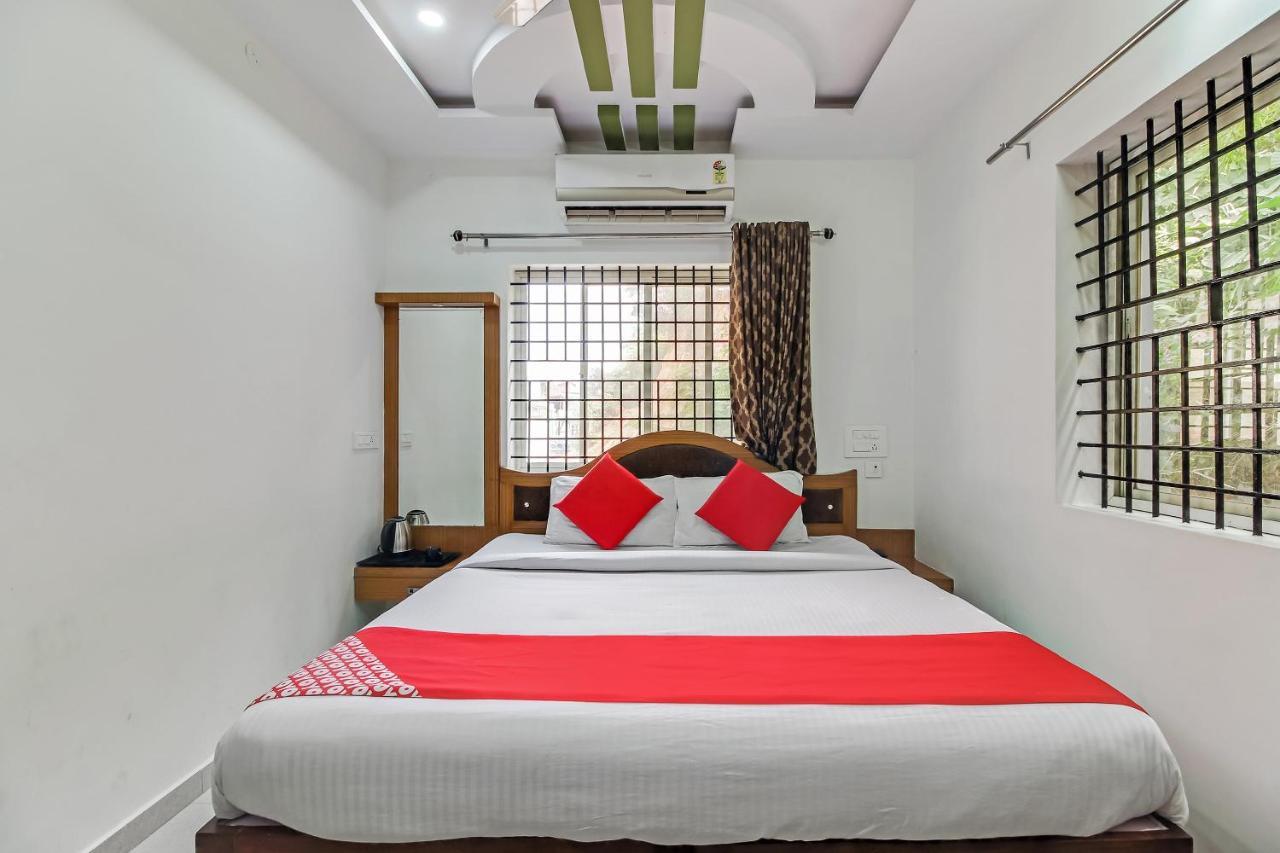 Oyo 28303 Yesh Comforts Hotel Madikeri Eksteriør billede