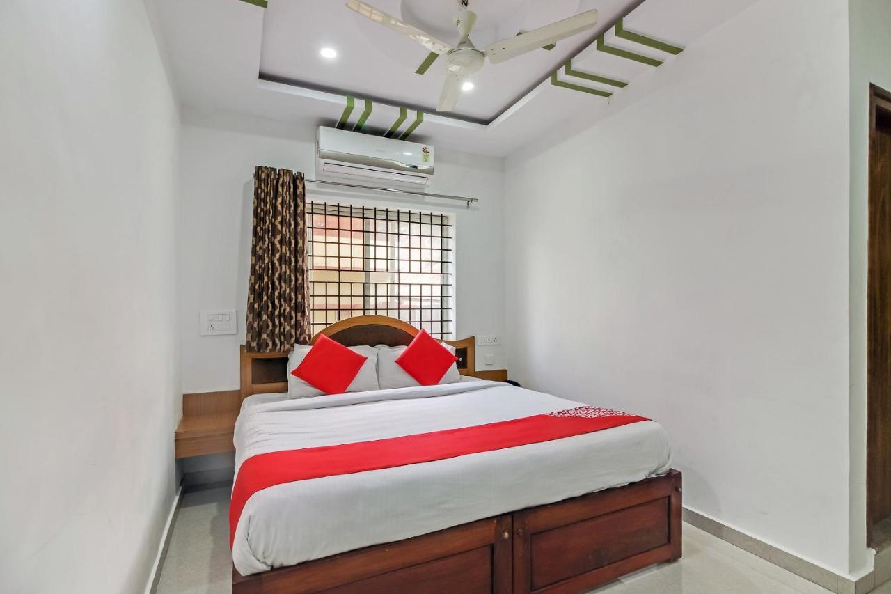 Oyo 28303 Yesh Comforts Hotel Madikeri Eksteriør billede