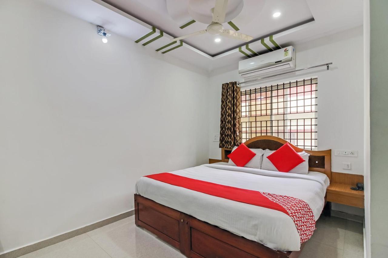 Oyo 28303 Yesh Comforts Hotel Madikeri Eksteriør billede