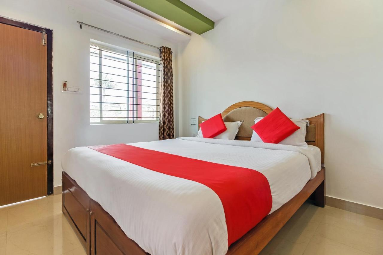 Oyo 28303 Yesh Comforts Hotel Madikeri Eksteriør billede