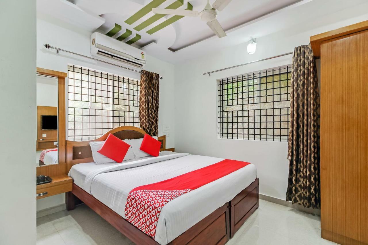 Oyo 28303 Yesh Comforts Hotel Madikeri Eksteriør billede